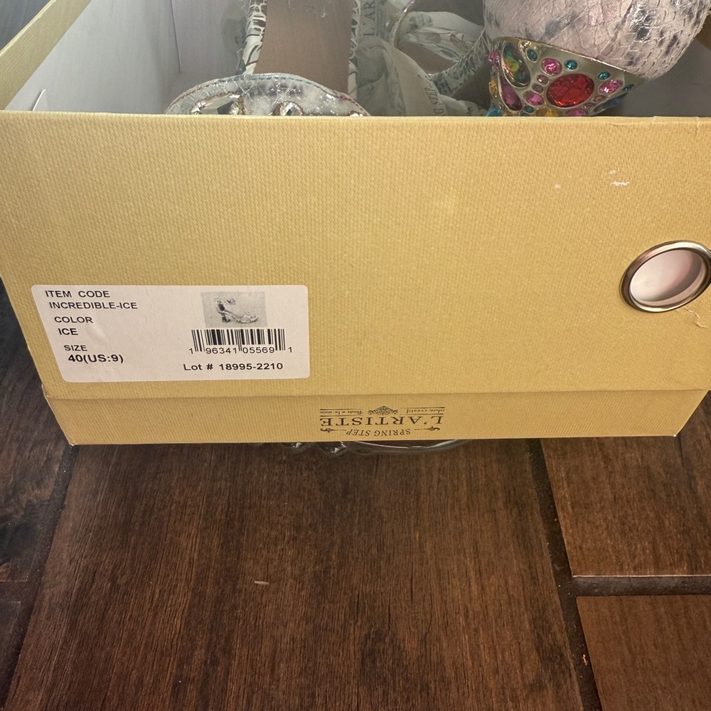 Spring Step L’Artiste Jeweled Heels Size 9/40 EUC - Picture 7 of 8